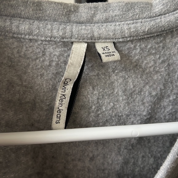 Calvin Klein Grey crewneck XS TTS - Picture 2 of 2